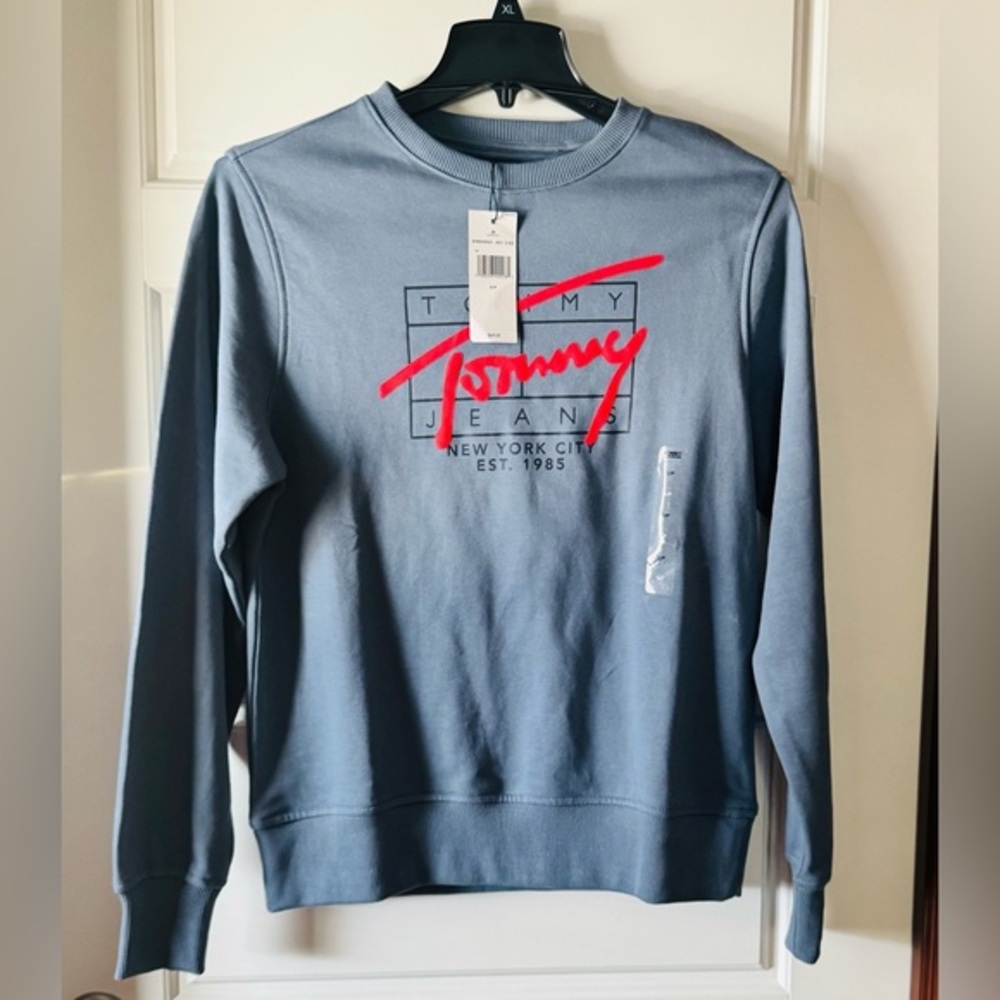 Tommy Hilfiger Men's Blue Crewneck Sweater with Red Graphic - Picture 1 of 7